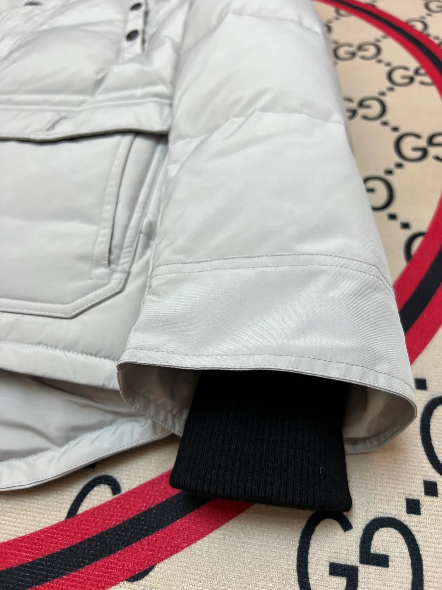 ：Y 120 Cream White 🇨🇦Moose knuckles/ 07/ Moose knuckles . 2007 🇨🇦 ！ Premium ， 。 ， RMB 5040-15000 ！ ，LOGO ✂️. ！ . ！ MONCLER/ Canada Goose/ ，Moose knuckles 2020 …… ✂️ 90% ， ！ ✂️ ， ! ✂️ YKK， ， ！ ✂️ ， . ！ ✂️ 3D ， ⚠️Size:s-xxl
